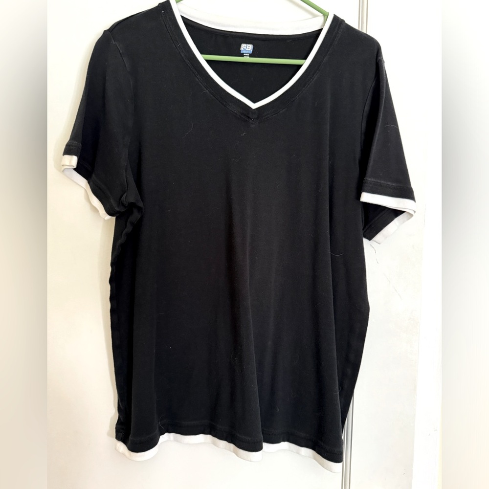 Black tee shirt with white trim 1X 
SB Active